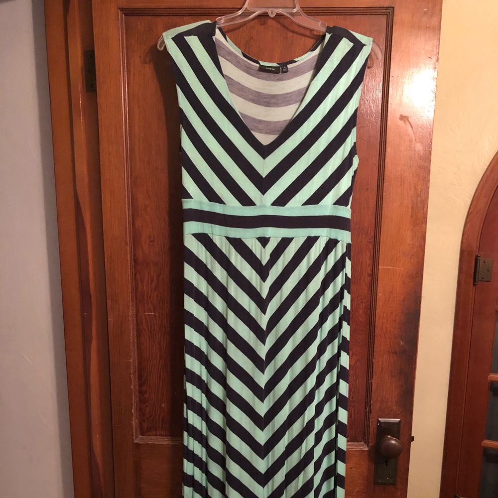 EUC APT. 9 chevron maxi dress